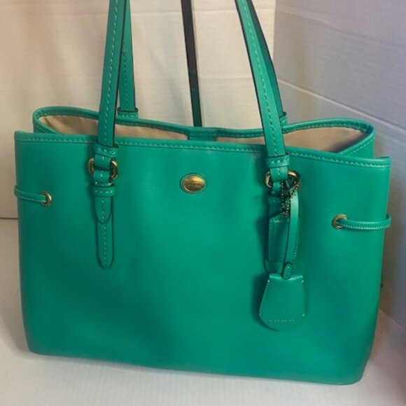 PEYTON SAFFIANO LEATHER DRAWSTRING CARRYALL (COACH F29362) - Picture 2 of 9